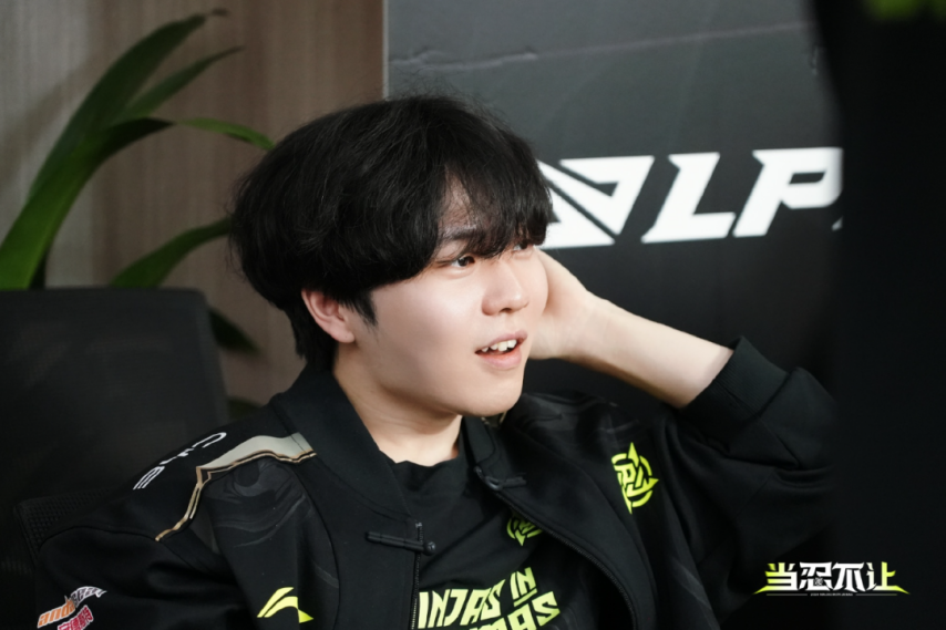 LGD血洗DK，Deft打出惊人五杀峡谷大战四强赛，成为赛场最大亮点