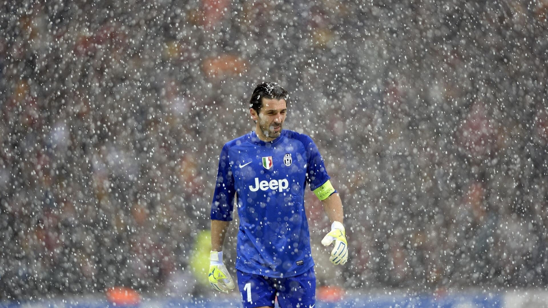 开云体育入口-西甲德比与深圳奇袭，足球的战术博弈与篮球的强行终结，体育世界没有剧本