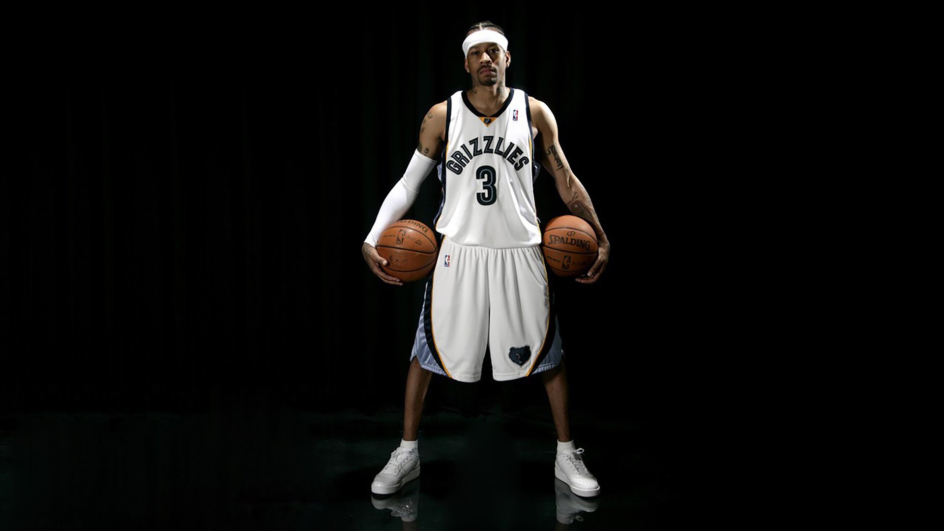 撕裂加勒比天空，当安第斯雄鹰的玻璃瓦尔风暴冲垮牙买加闪电