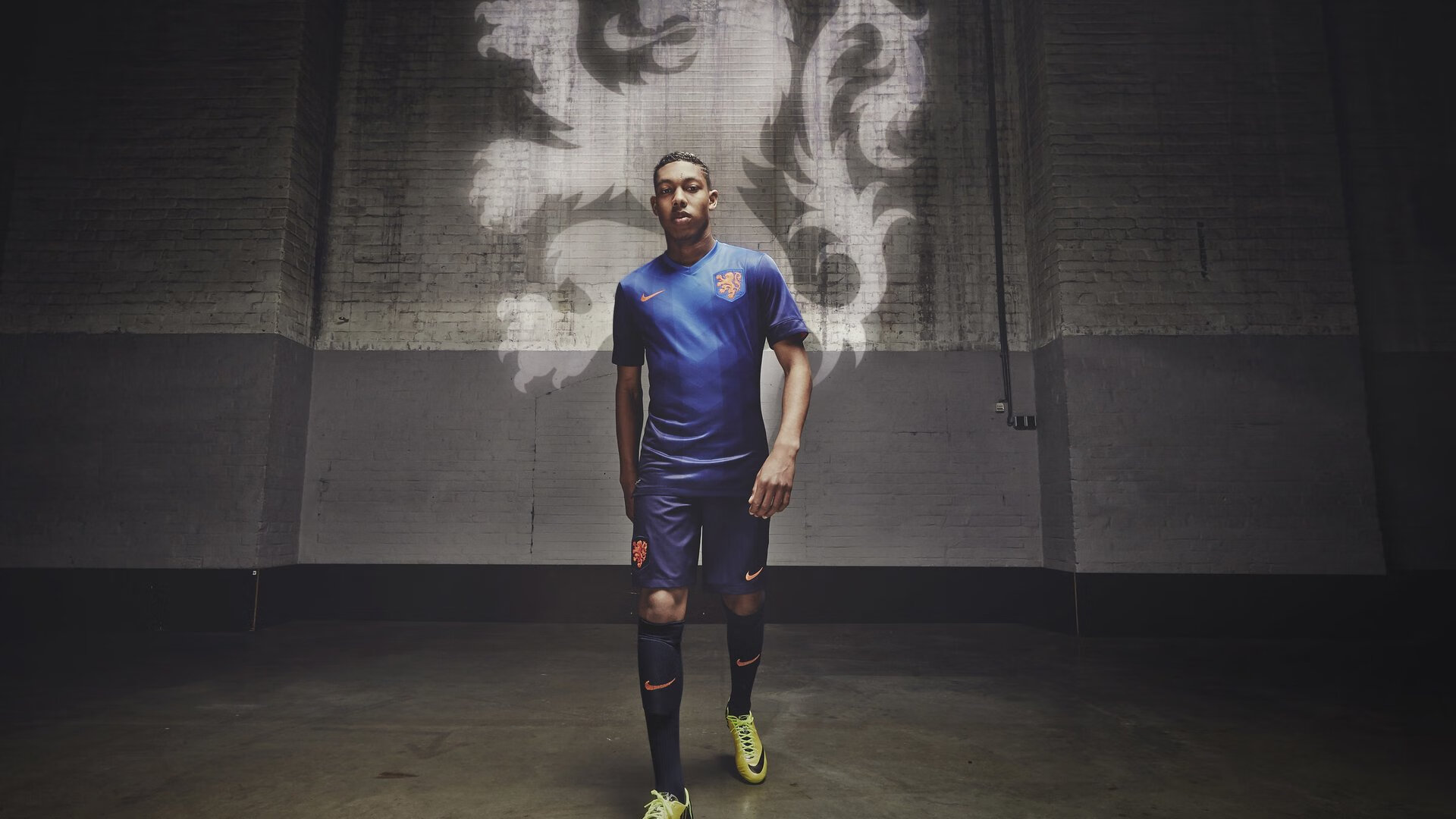 当太阳于密尔沃基陨落，爱德华兹已在2026世界杯的穹顶升起—新时代的权杖交接